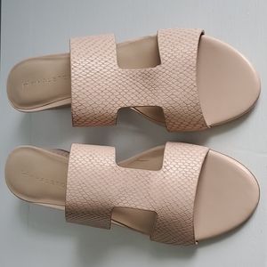 H by Halston Regan Pink Leather Cut Out Mini Wedge, 10M